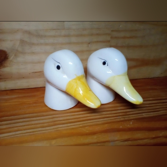 Vintage Unbranded Duck Head Salt And Pepper Shaker Set - Picture 1 of 5